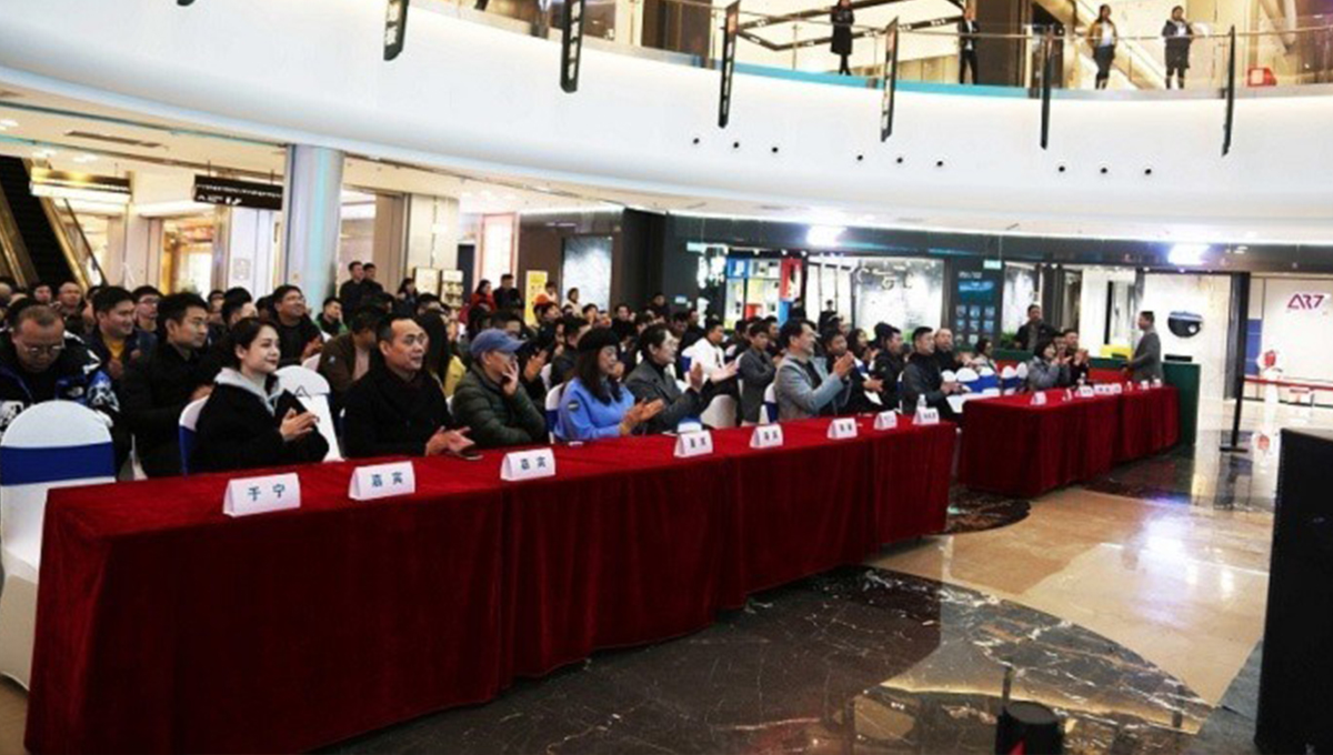 得高攜手設計大咖何武賢，